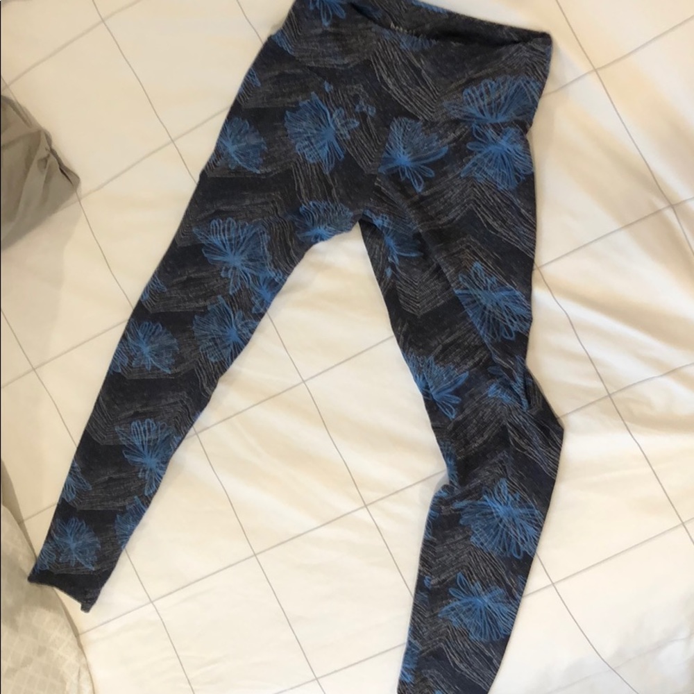 Equinox Brazil wear leggings.